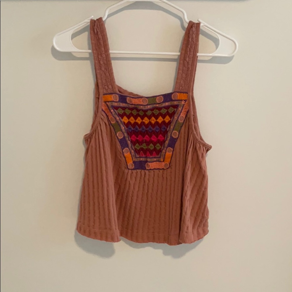 UO pink tank